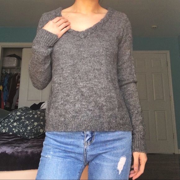Madewell Sweaters - NWT Madewell V Neck Knit Gray Sweater
